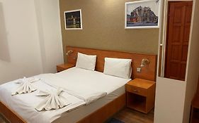 Easy Star Hotel